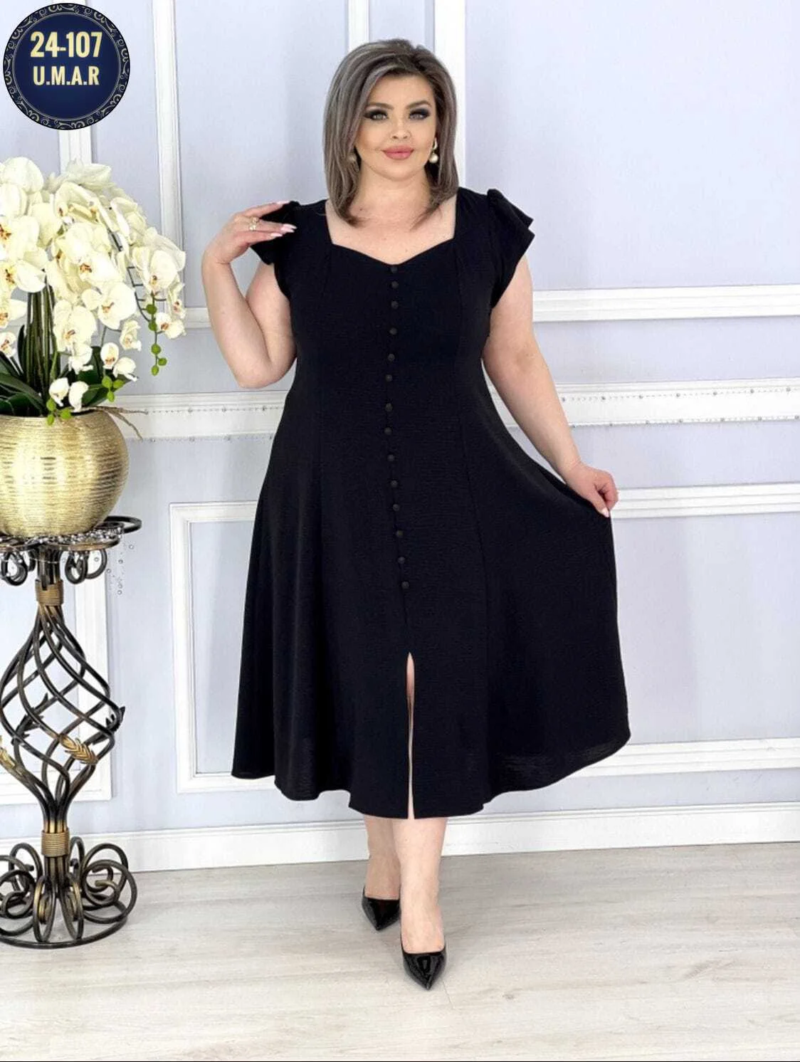 Распродажа Цвет без выбора Размеры 54,56,58,60,62 Ткань: Сингапур Цена: 400 рублей.