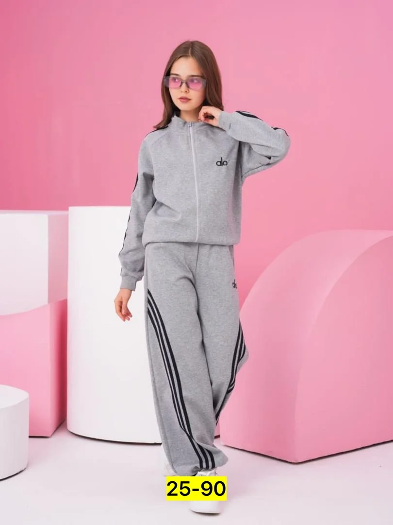 Цена штучно: 1600руб Цена оптом: 1500руб упак. 5шт=7500руб Костюм двойка, двухнитка Размер