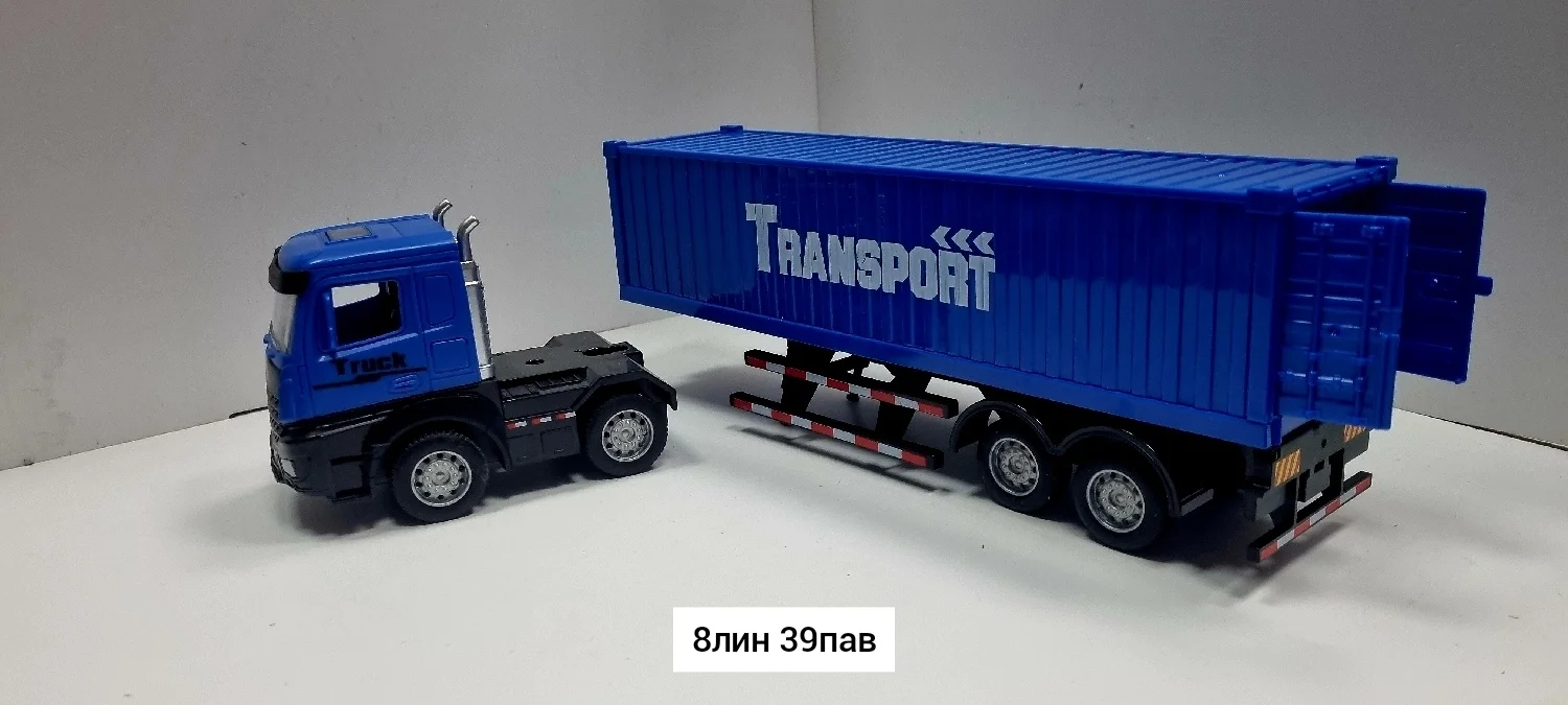 Игрушка, металл Металлический грузовик контейнеровоз имеет реалистичный дизайн, что делает