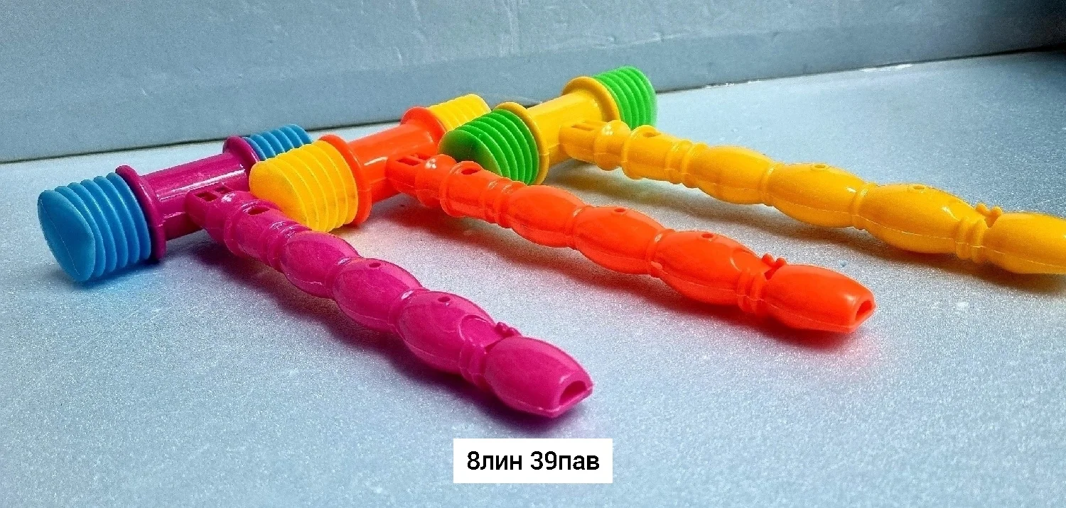 Игрушка, пластик Молоток ПИШАЛКОЙ со свистком Размер 23 10 4смсм Цена 50руб Место 8линия