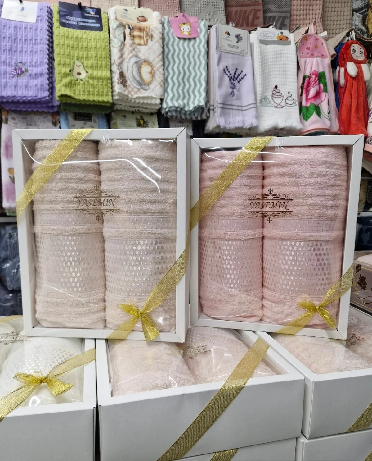 Внимание новинка Комплект из двух полотенец в коробке. 2шт Для баня и лицо Цена