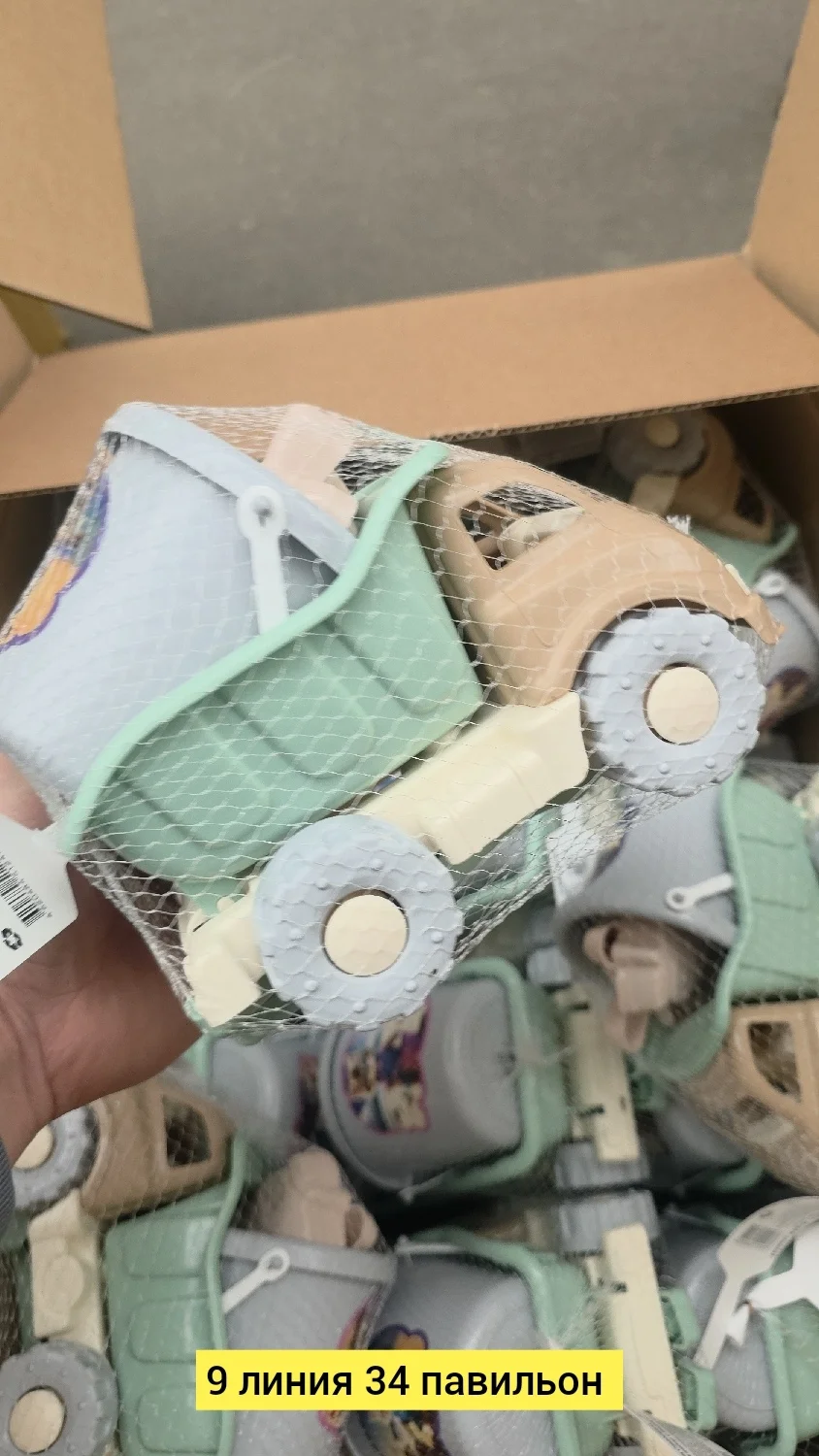 Игрушка, пластик разные цвета машина Цена штучно: 200руб Цена оптом: 200руб упак. 5шт=1000