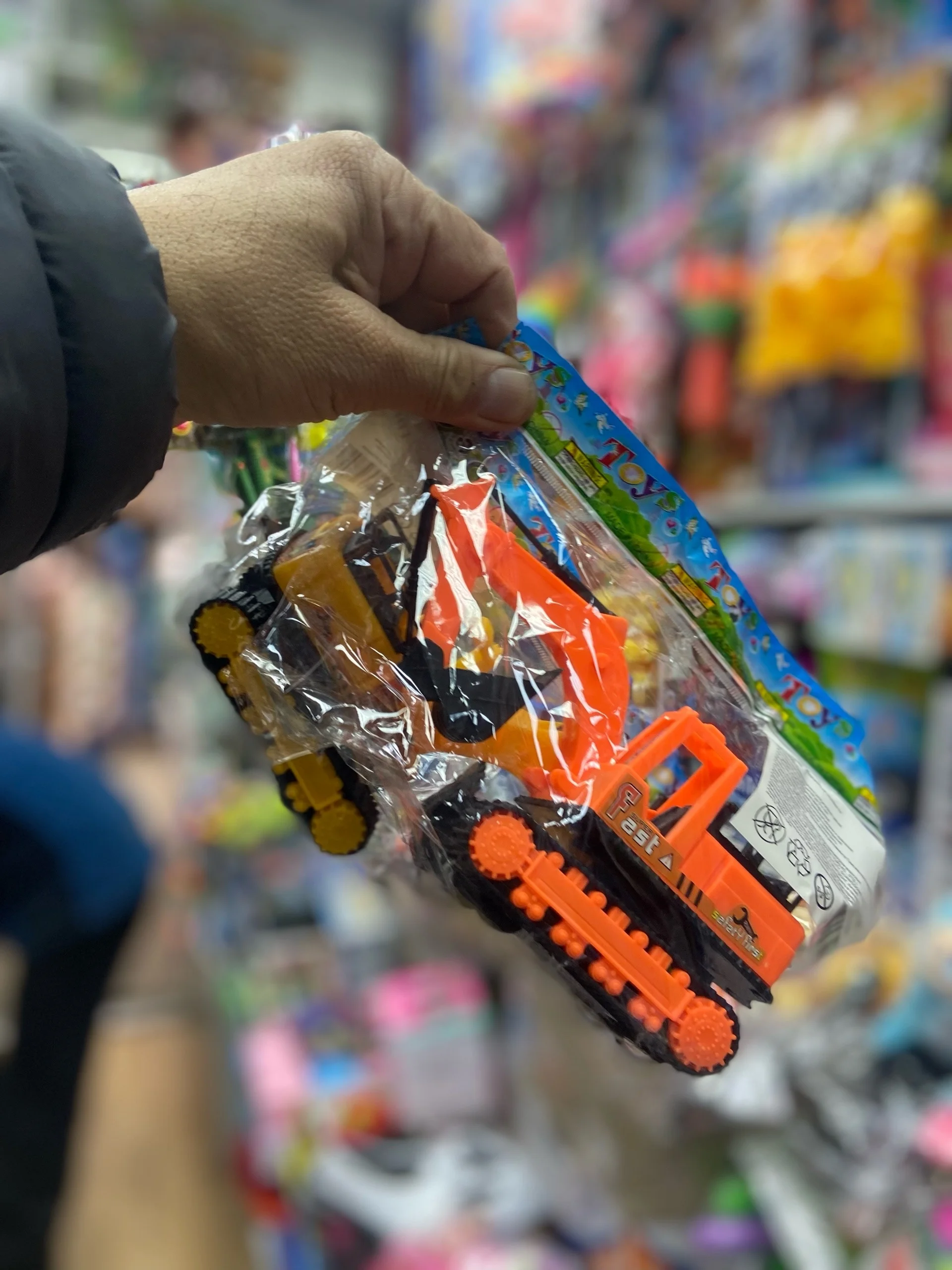 Машинка инерционная экскаватор гусеничный. цена 100 . Цена 5 90=450 . Описание Машинка дет