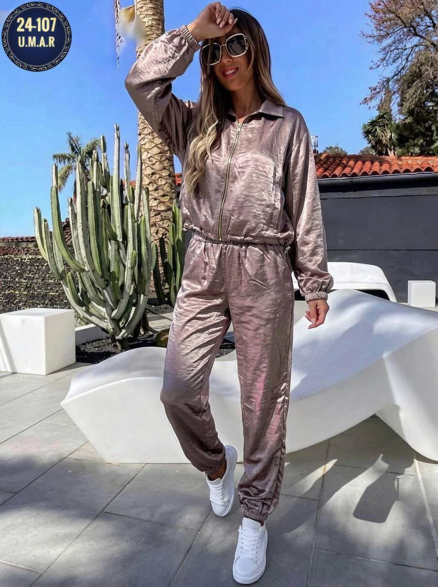 Новинка есть в наличии Комплект: костюм Фабричный Размер: 46-48 50-52 54-56 Ткань: длина к