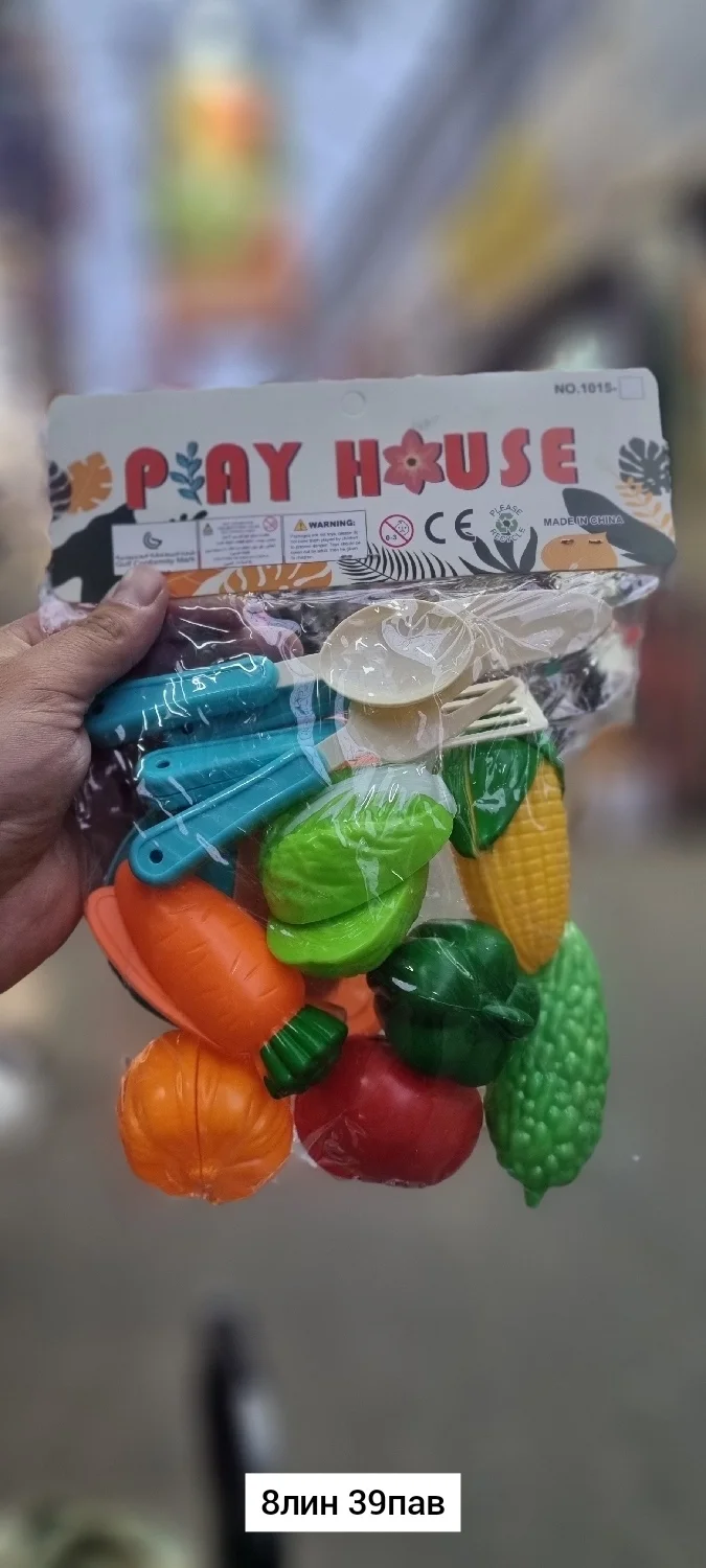 Игрушка, пластик Овощи нарезные на липучках в пакете В комплекте идут: ложка, вилка, нож,