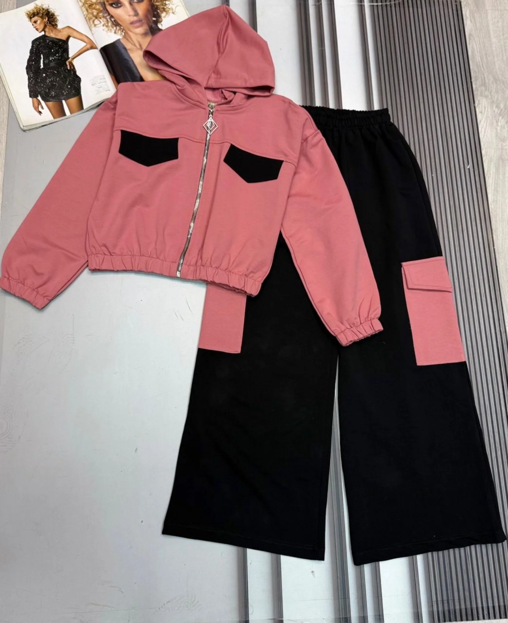 Цена штучно: 800руб Цена оптом: 700руб упак. 5шт=3500руб Костюм двойка, хлопок Размеры 128