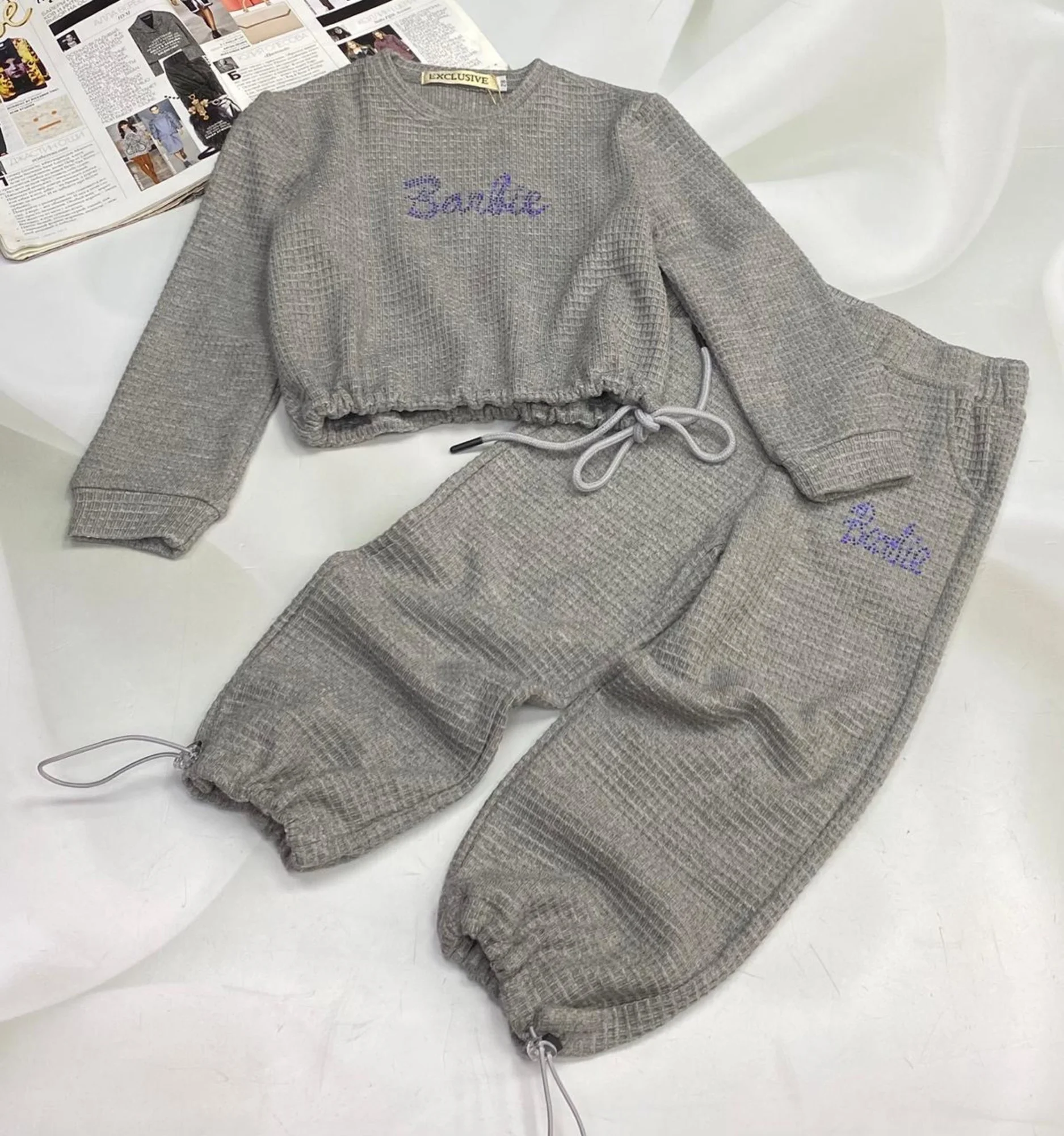 Цена штучно: 1000руб Цена оптом: 950руб упак. 5шт=4750руб Костюм двойка, хлопок Размеры 98