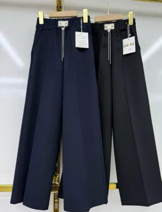 Цена штучно: 950руб Цена оптом: 850руб упак. 6шт=5100руб Брюки, полиэстер Размеры 134-140-