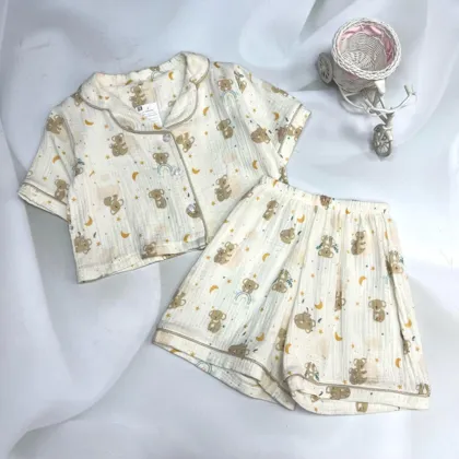 Цена штучно: 800руб Цена оптом: 700руб упак. 5шт=3500руб Пижама, муслин Размеры 104-110-11