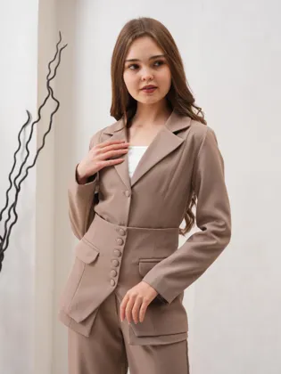 Цена штучно: 2100руб Цена оптом: 2000руб упак. 5шт=10000руб Костюм двойка, барби Размеры 1