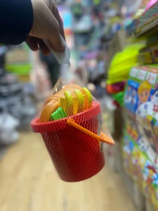 Комплект для песка Кассон Гамми с лейкой, ведерко с ручкой 15х15х13 см, пластик 2-555