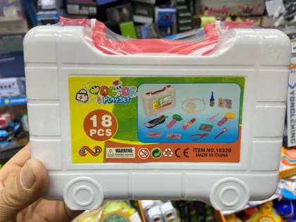 Распродажа . Детский набор доктор 18 предметов в чемодане. Цена 300