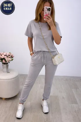 Распродажа двойка Цена 500 рублей Размеры 46_48 54_56 Ткань Сингапур Цвета без выбора