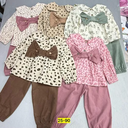 Цена штучно: 900руб Цена оптом: 900руб упак. 5шт=4500руб Костюм двойка, вельвет Размеры 98