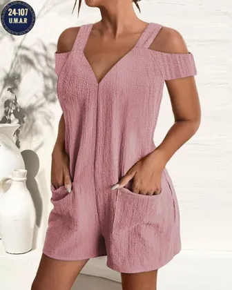 Хит сезона Шикарный комбинезон Ткань: Сантален Размеры: 46-48-50-52 Цена: 500 рублей Успей