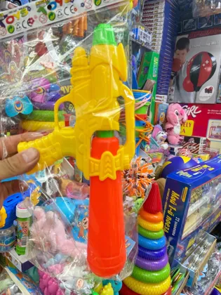 Распродажа Водные пистолет размер 30 см . Цена 150 . Цена 5 120=600 .