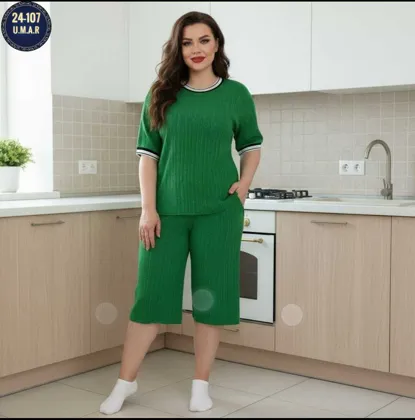 Эффектное Костюм невероятно мягкого, которое обладает универсальной посадкой и органично с