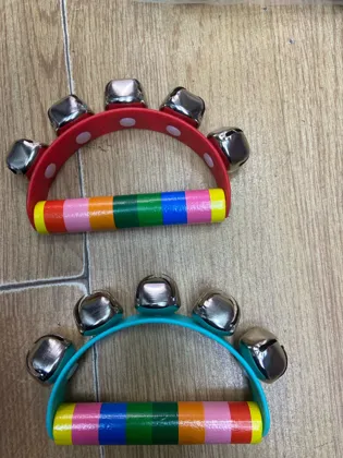 Детская игрушка - погремушка БУБЕНЦЫ с колокольчиками, цена 100 . Погремушка Бубенцы - лег